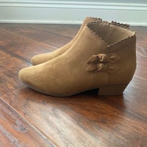 Jack Rogers Kali Suede ankle booties